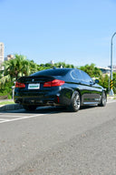 BMW G30 / G31 CS style 亮黑後下巴 & 乾碳後擾流