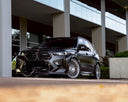 RevoZport BMW F95 X5M LCI Street 乾式碳纖維前下巴