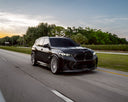 RevoZport BMW F95 X5M LCI Street 乾式碳纖維側裙