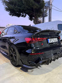 RevoZport AUDI RS3 8Y / 8YA Saden Street 乾式碳纖維尾翼